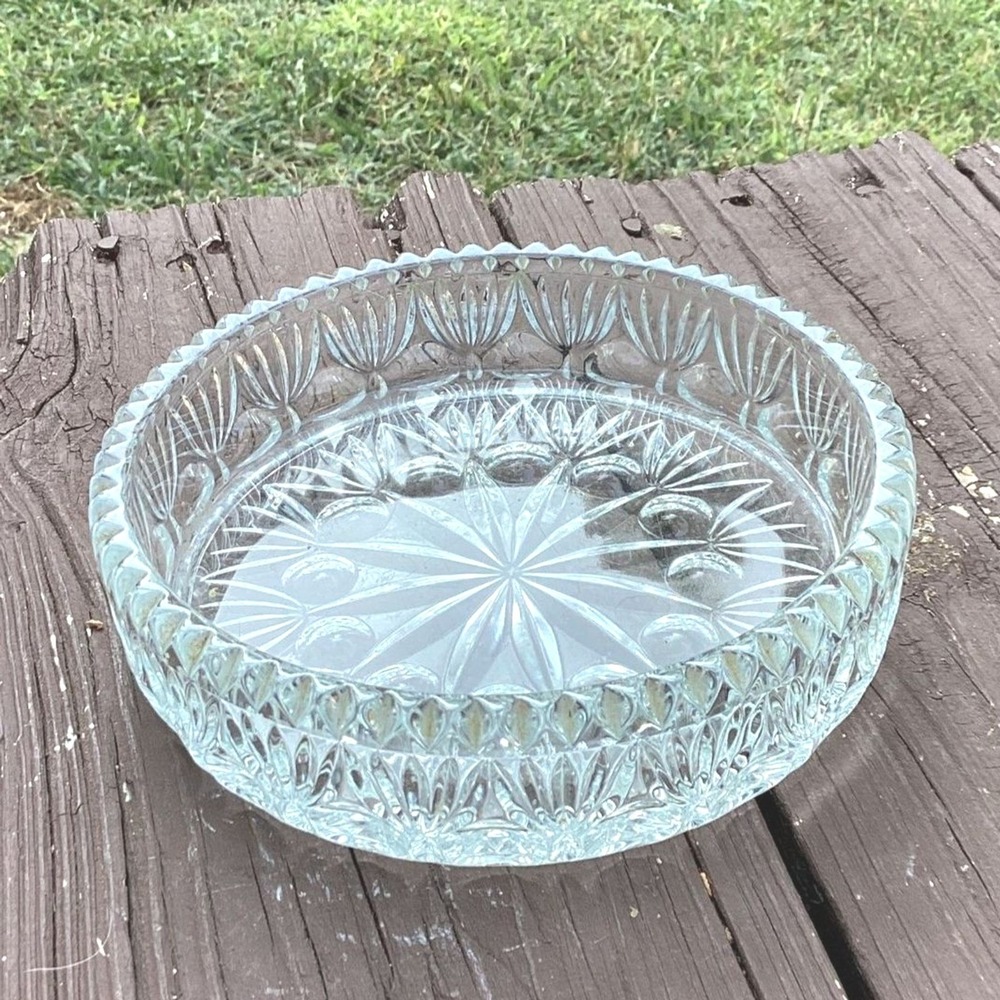 Vintage Clear Pressed Glass Starburst Pinwheel Round Trinket Dish Candy Bowl 6in